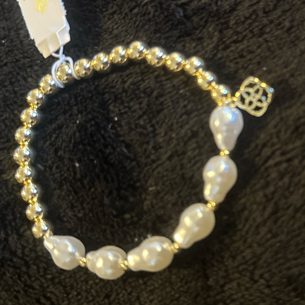 Kendra Scott Gold and White Pearl Beaded Stretch Bracelet - Picture 3 of 4
